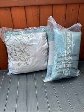 Madison Park Essentials Embroidered Decorative Throw Pillows 4 Light Teal silver